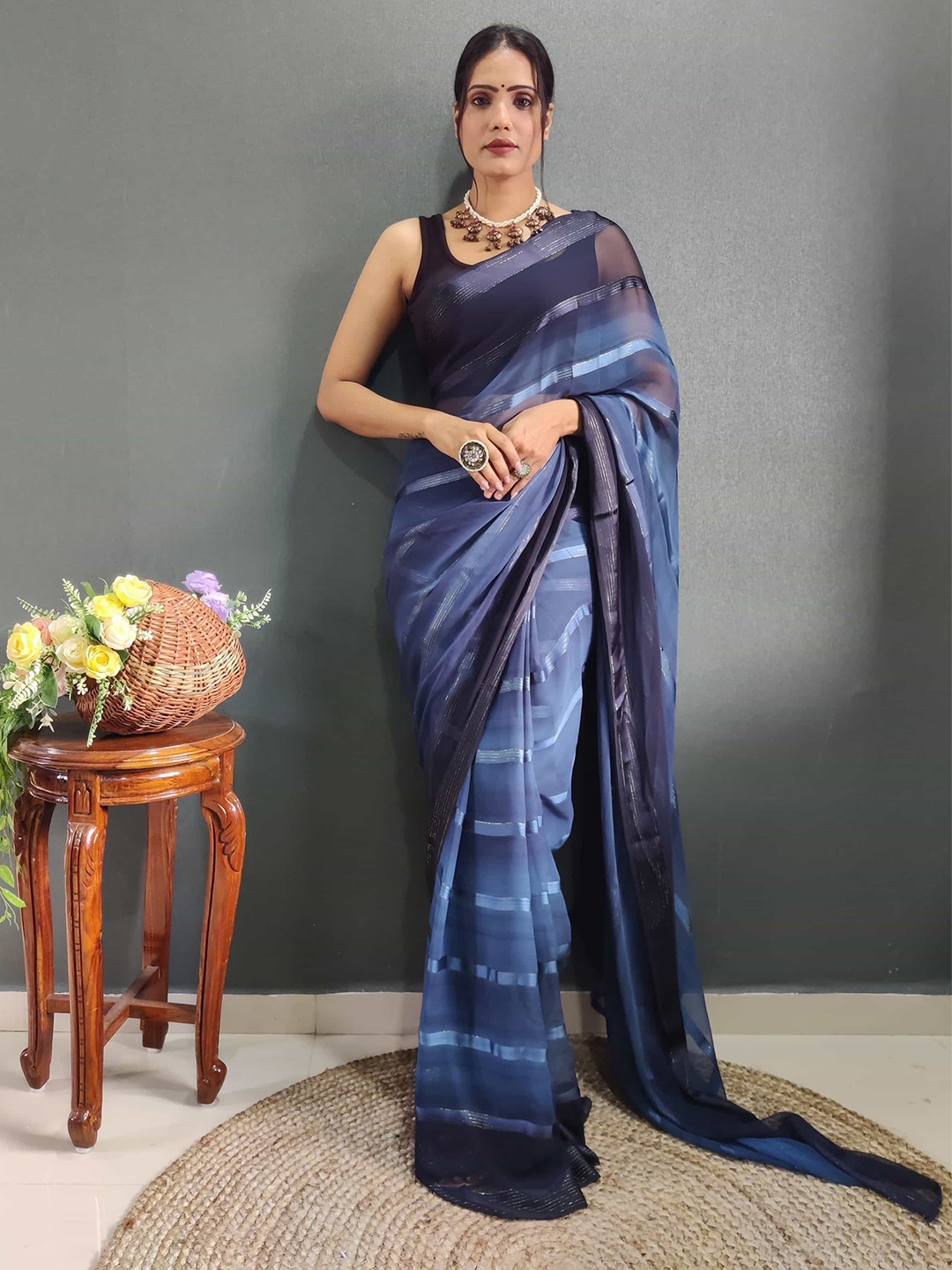 

DIVASTRI Striped Zari Pure Chiffon Ready to Wear Saree, Blue