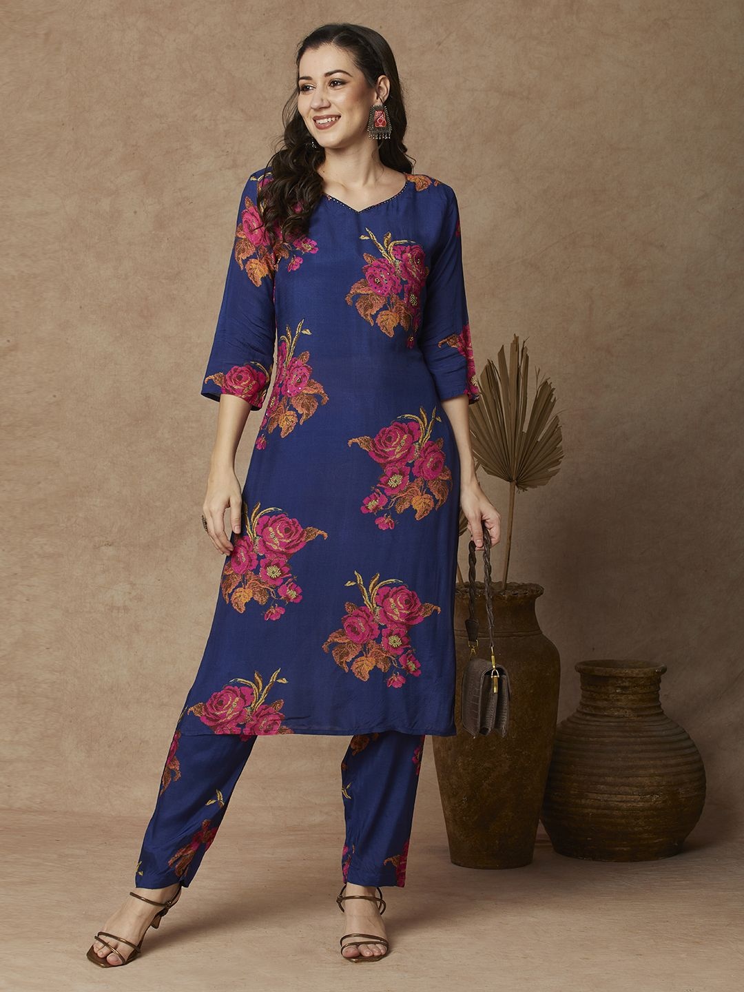 

FASHOR Floral Printed V-Neck Muslin Silk Straight Kurta With Trouser, Blue