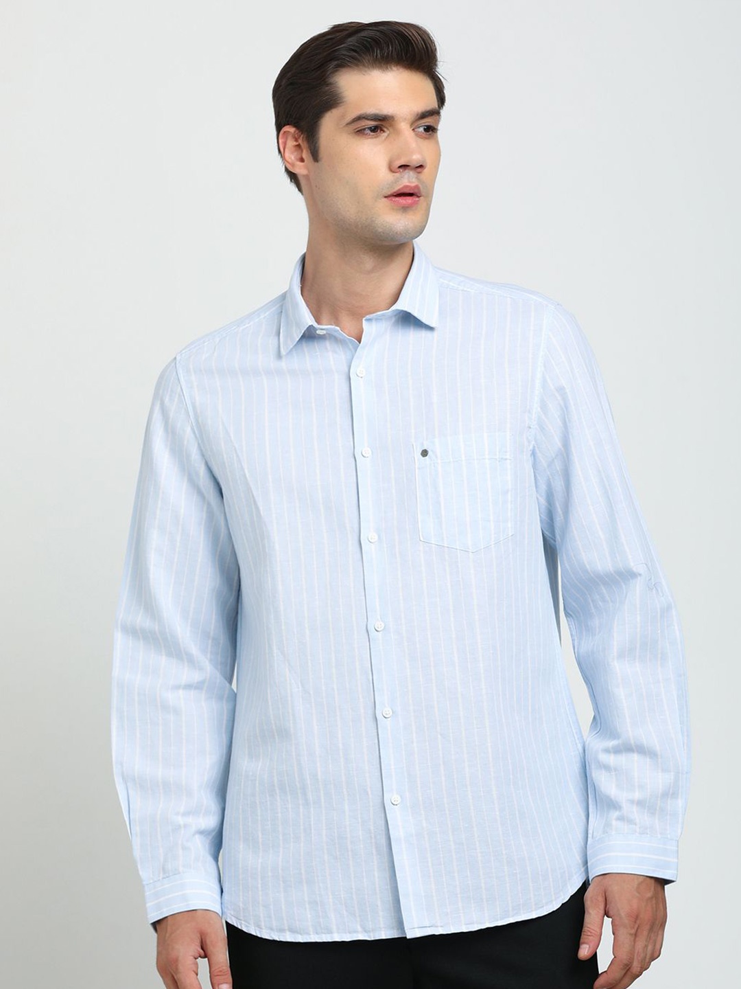 

Turtle Men Relaxed Fit Spread Collar Vertical Striped Casual Shirt, Blue