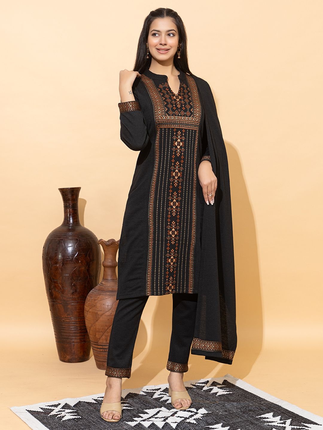 

KEIKO Geometric Woven Design Notch Neck Acrylic Straight Kurta with Trousers, Black