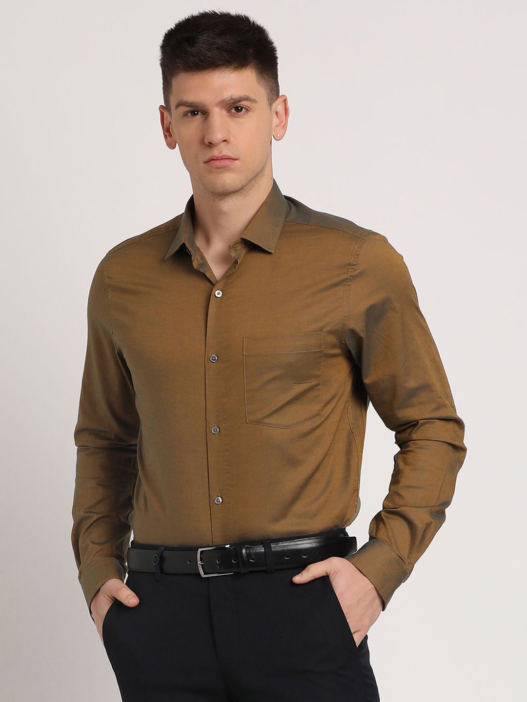 

Turtle Men Standard Slim Fit Spread Collar Solid Cotton Formal Shirt, Brown