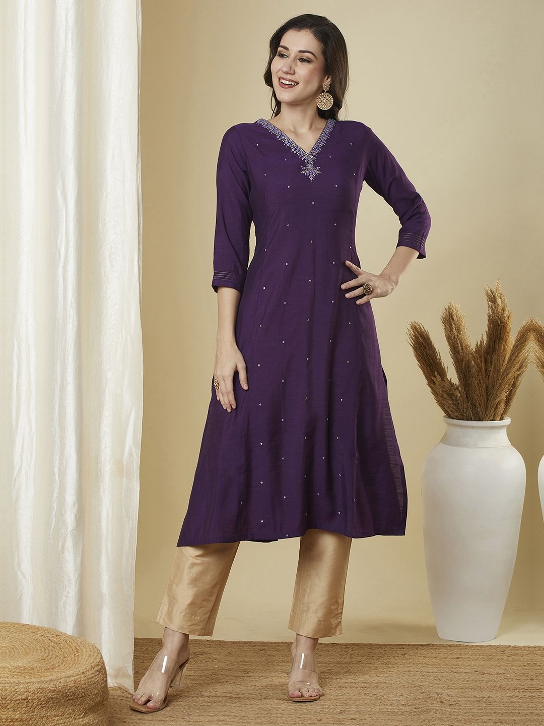 

KAMI KUBI Embroidered Zari V-Neck A-Line Kurta, Purple