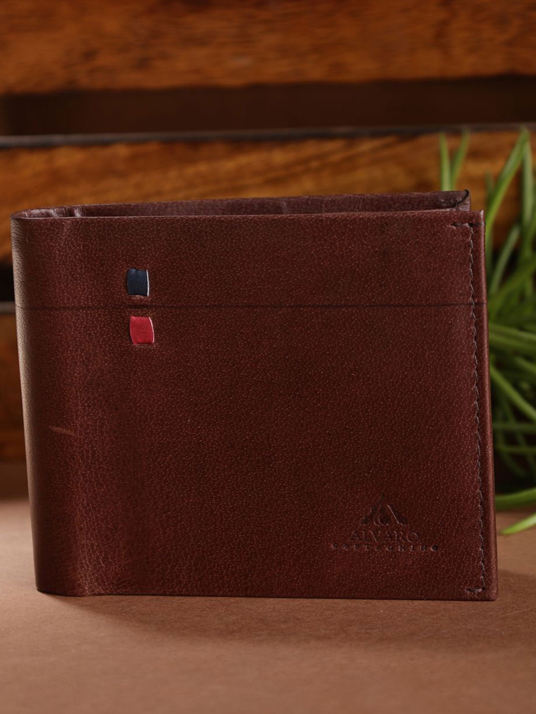 

Alvaro Castagnino Men Leather Two Fold Wallet, Brown