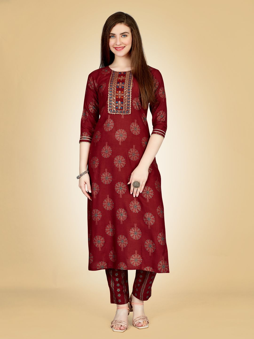 

BERISTON Floral Printed Sequinned Straight Kurta With Trouser, Maroon