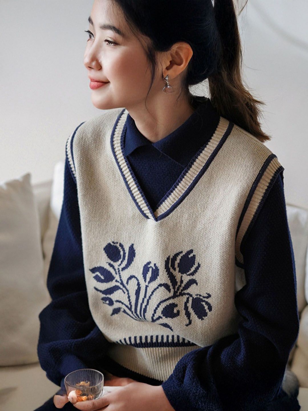 

StyleCast Women Floral Printed Sweater Vest, Off white