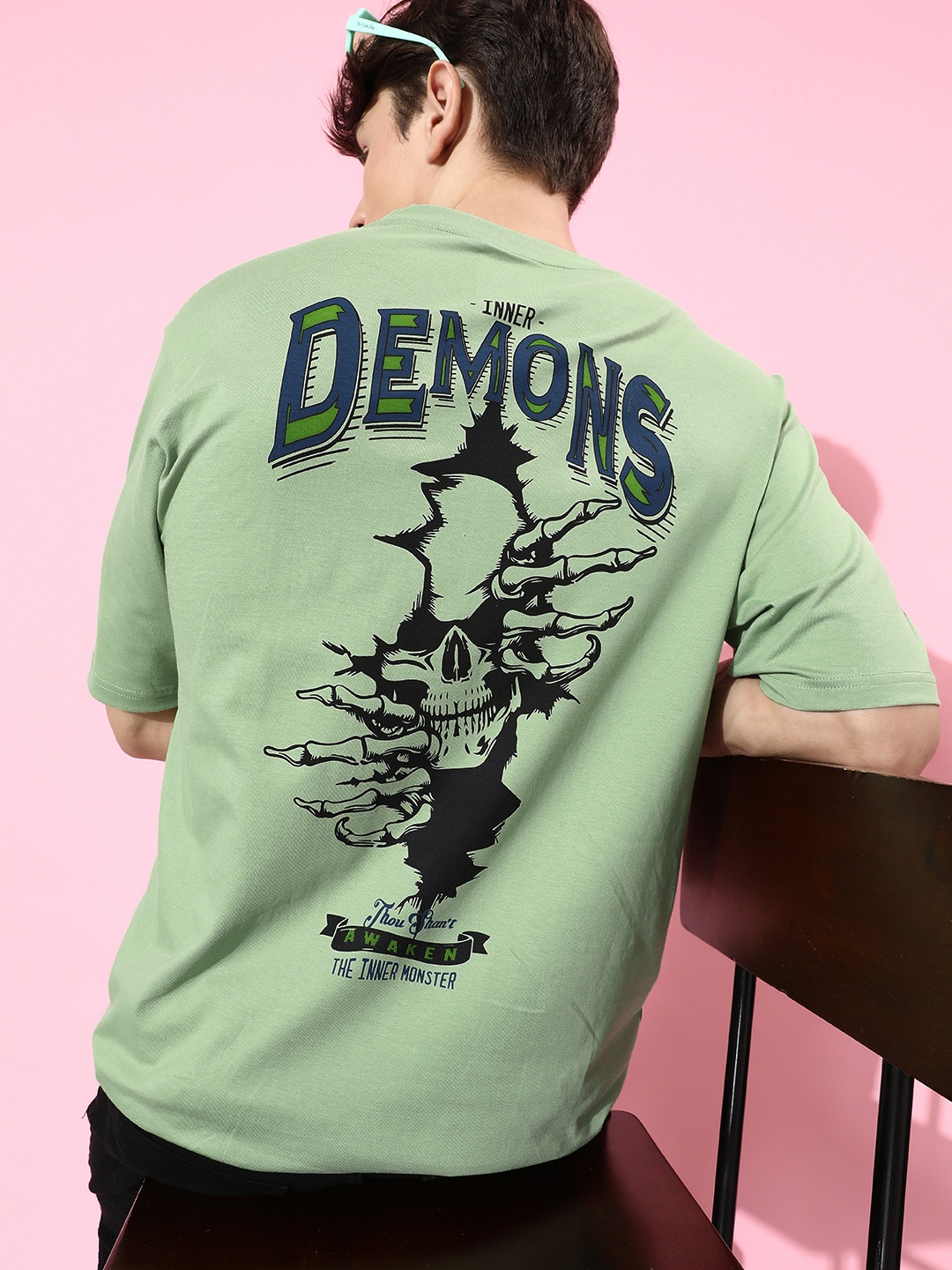 

Difference of Opinion Graphic Printed Oversized T-shirt, Green