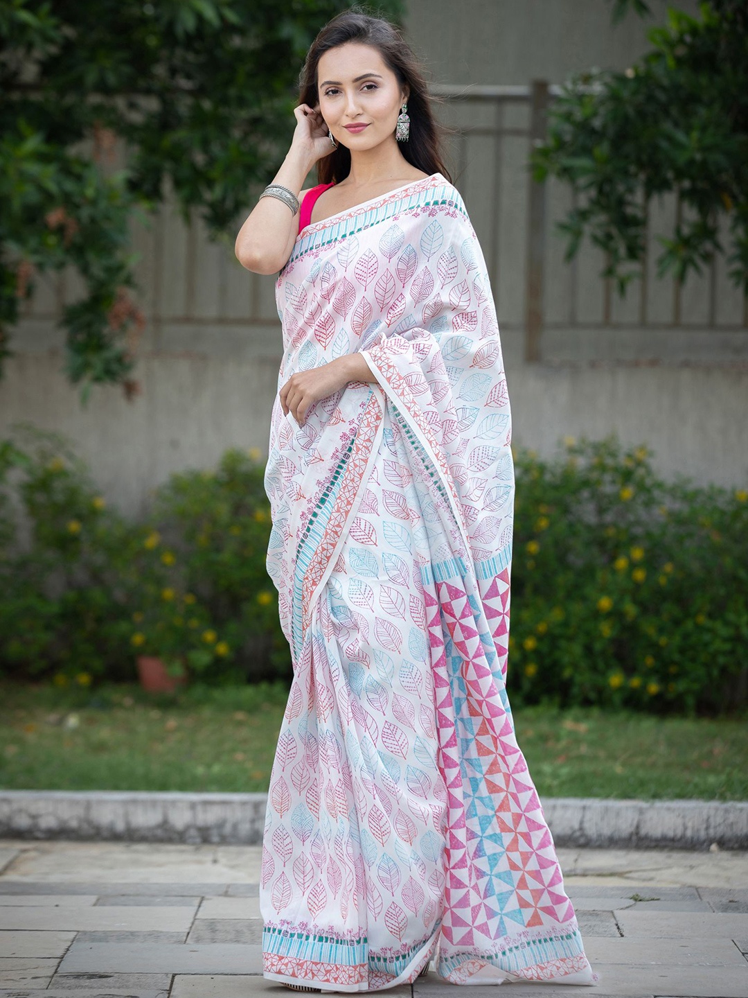 

Prasam Floral Block Print Saree, White