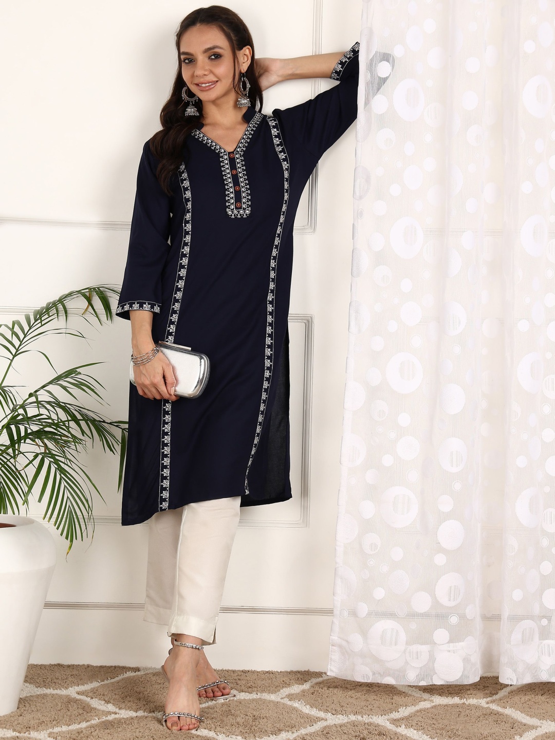 

VINH FASHION Ethnic Motifs Embroidered V-Neck Panelled A-Line Kurta, Navy blue