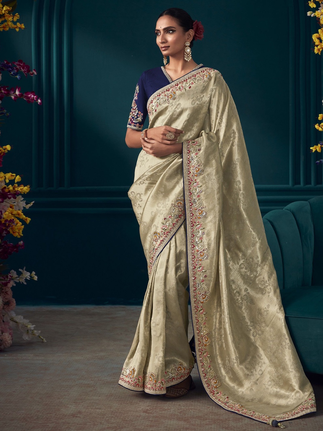 

MAHALASA Ethnic Motifs Woven Design Zari Pure Silk Kanjeevaram Saree, Beige