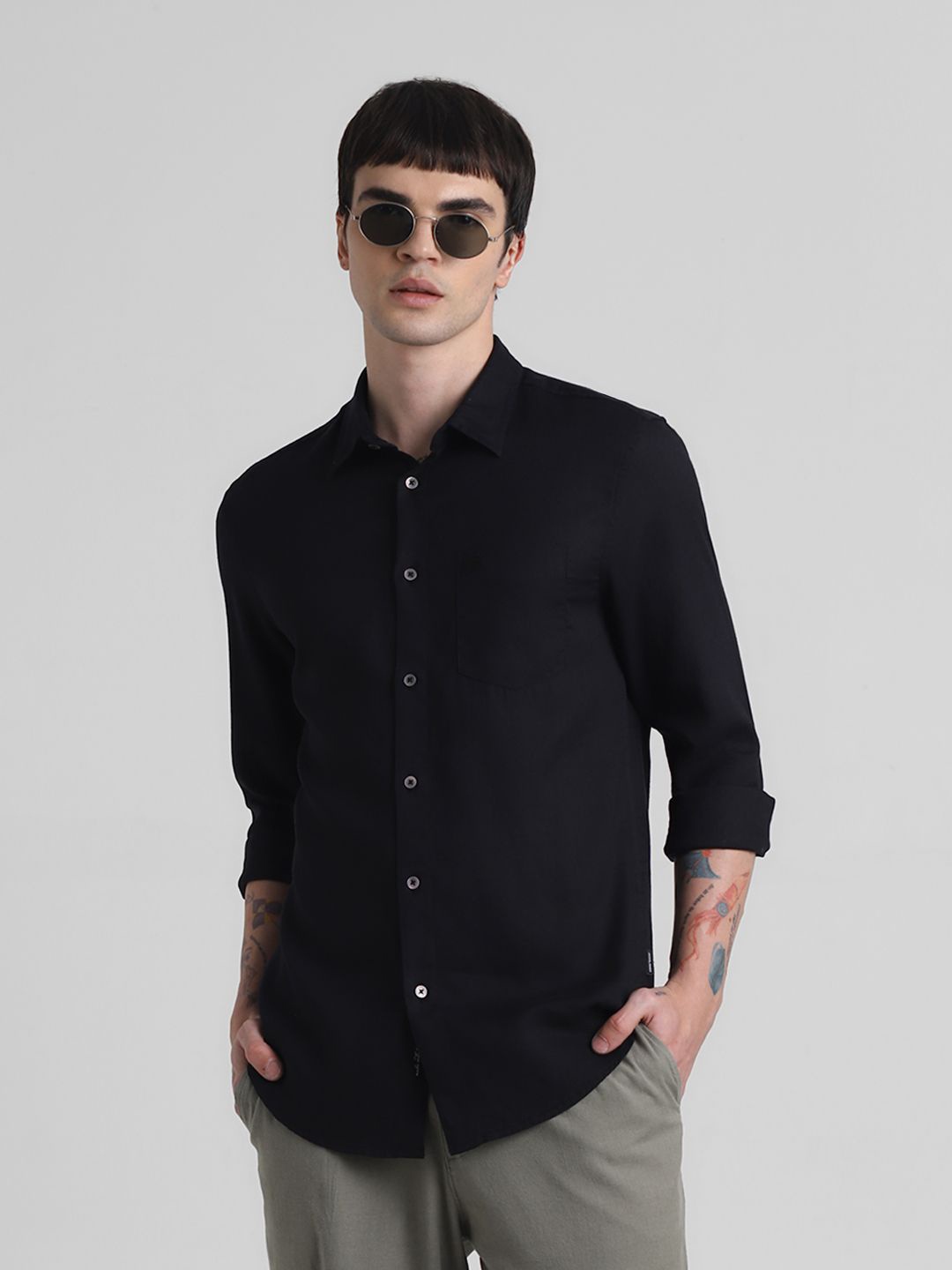 

Jack & Jones Men Spread Collar Solid Casual Shirt, Black