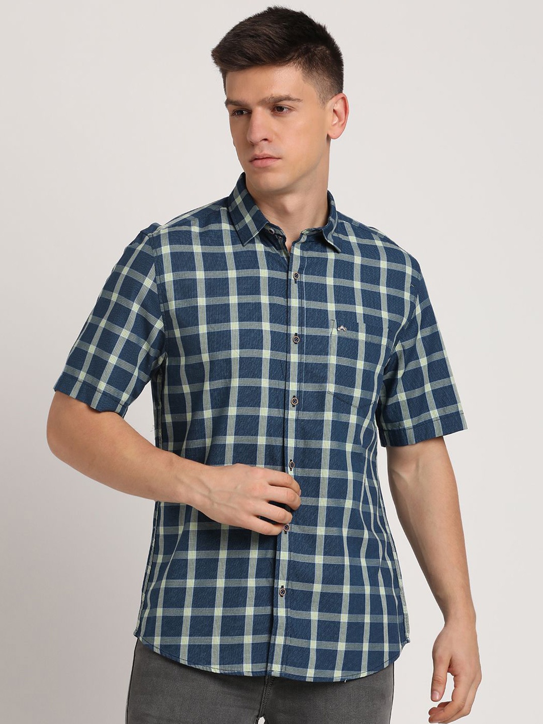 

Turtle Men Relaxed Fit Spread Collar Tartan Checked Cotton Casual Shirt, Navy blue