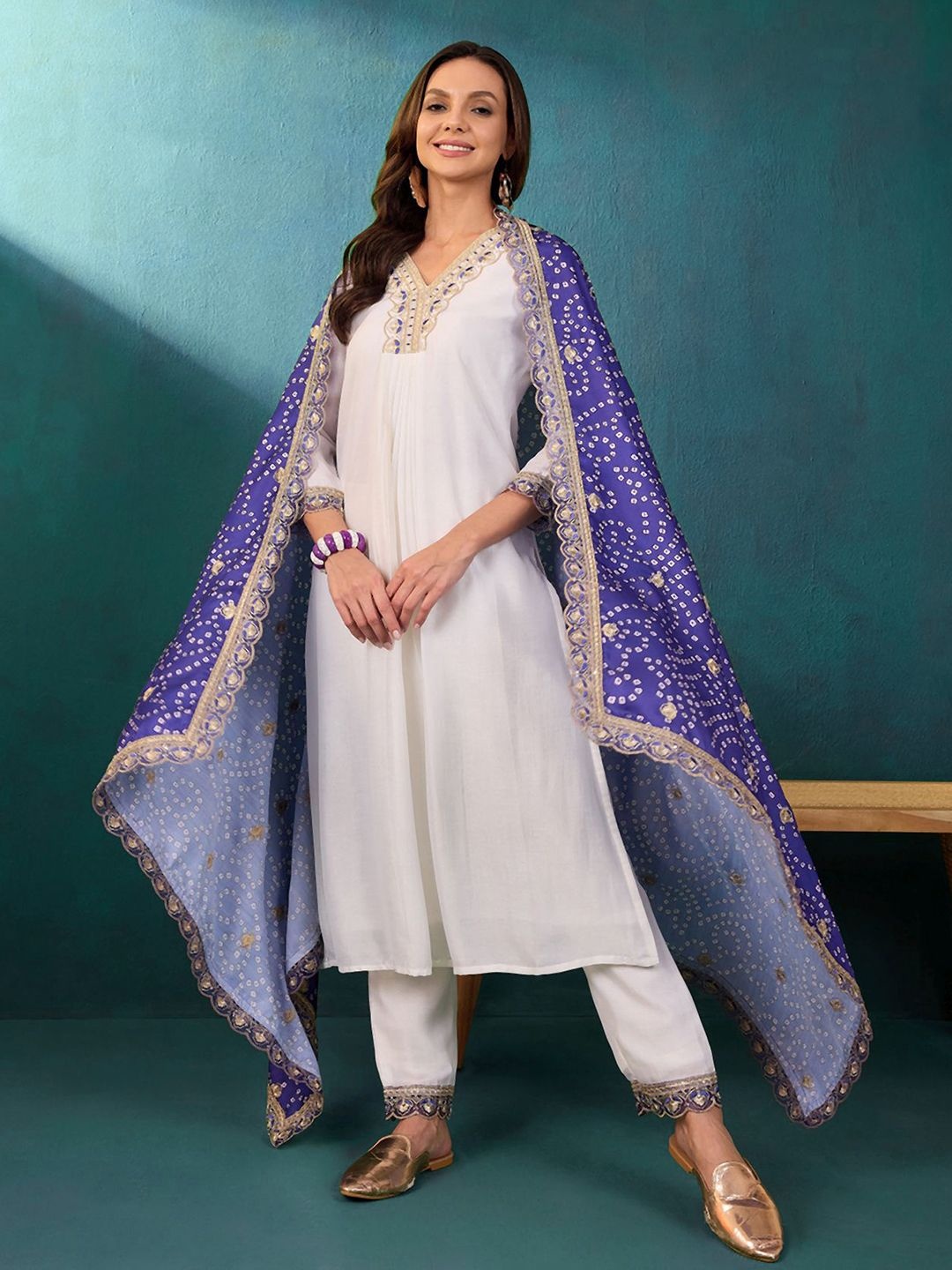 

Kvsfab Zari V-Neck Straight Kurta With Trousers With Dupatta, Off white