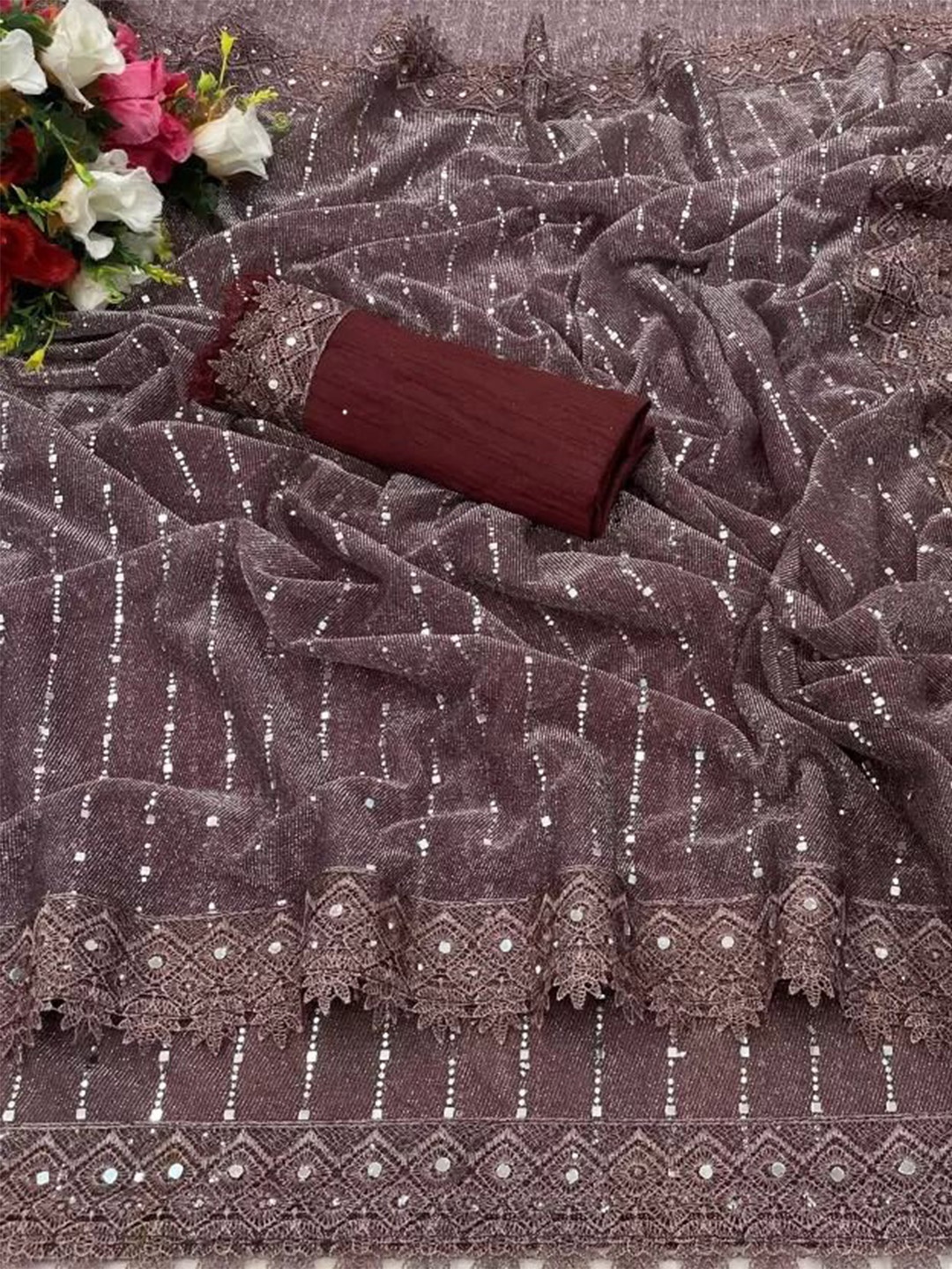 

SAADHVI Embellished Embroidered Saree, Maroon
