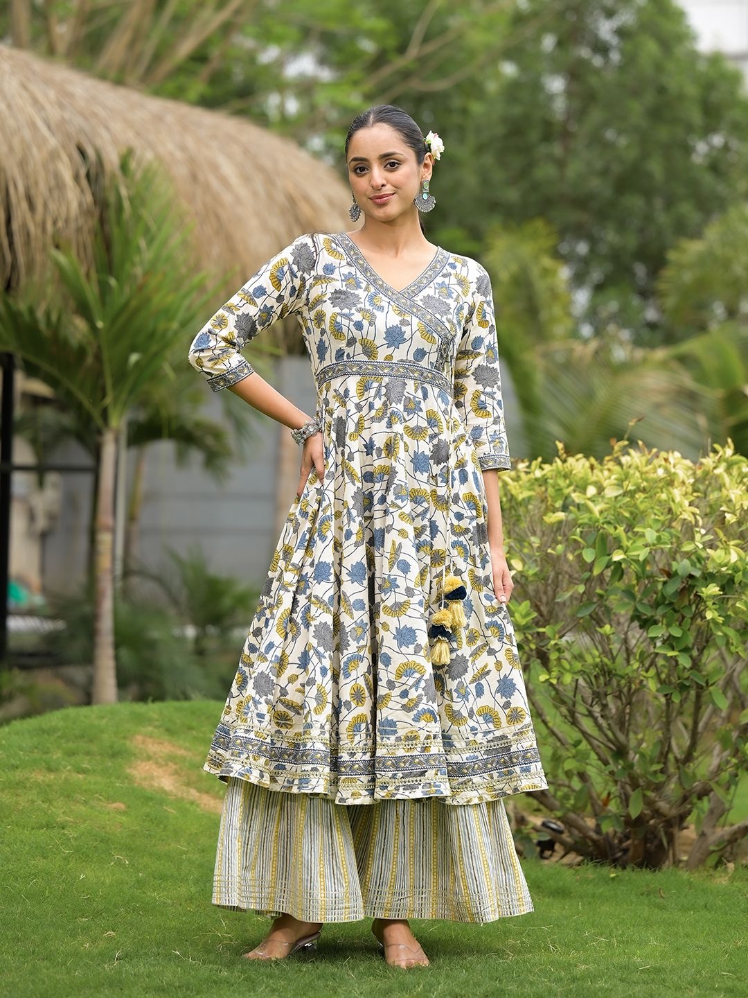 

KALINI Floral Printed V-Neck Pure Cotton Anarkali Kurta with Palazzos, Off white