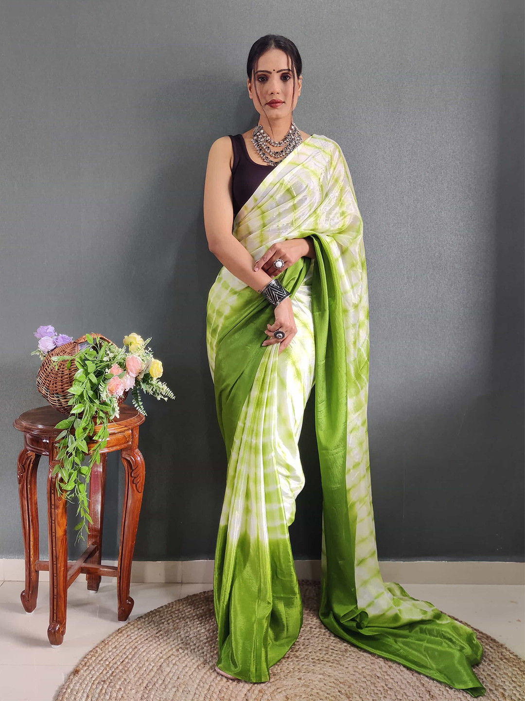 

DIVASTRI Tie-Dye Satin Ready to Wear Jamdani Saree, Green