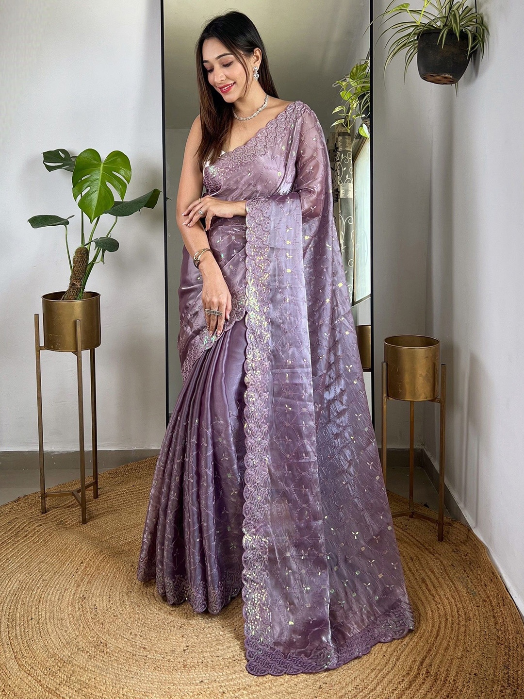 

LeeliPeeri Designer Embellished Sequinned Designer Saree, Lavender