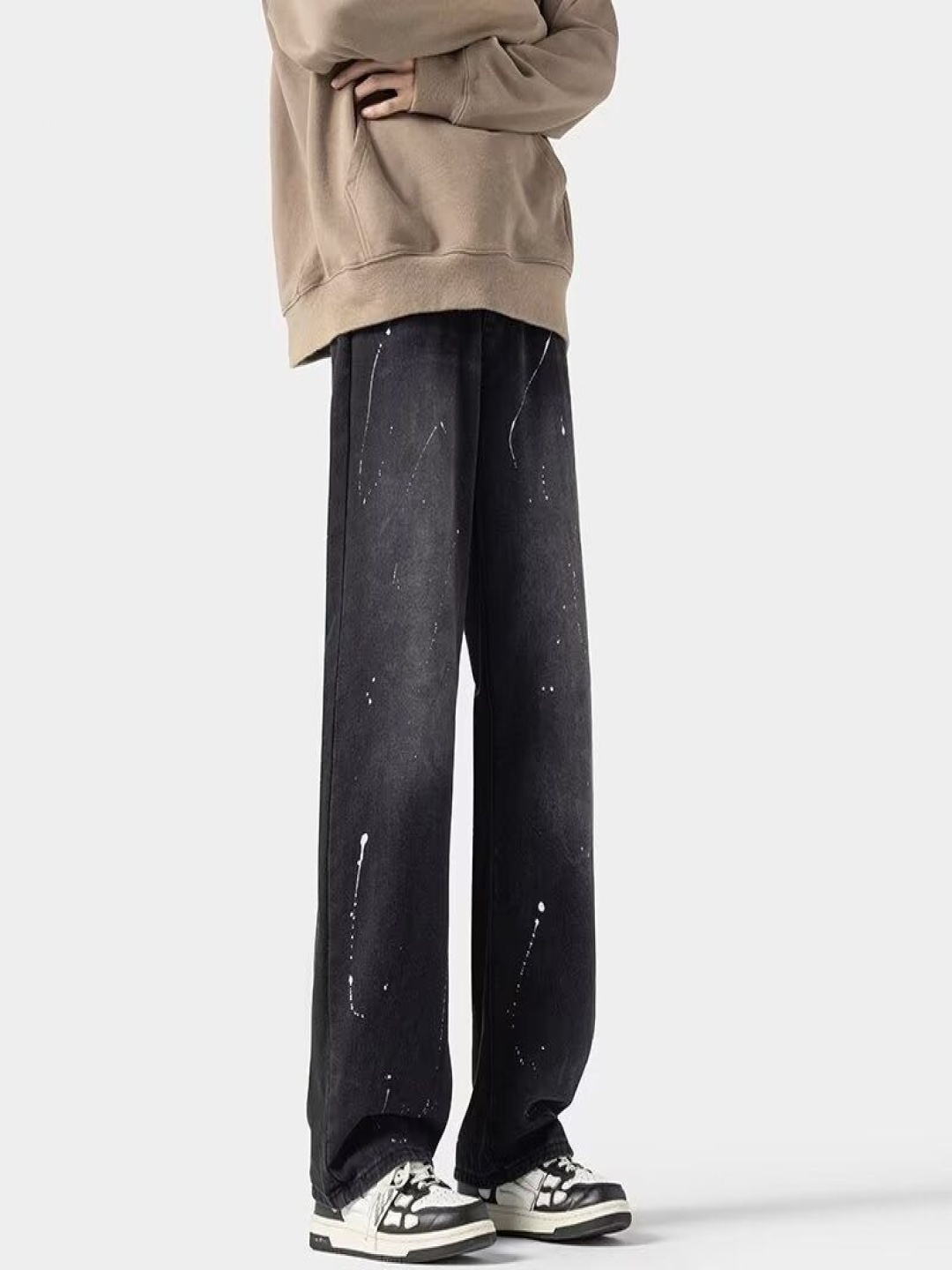 

StyleCast Men Cotton Relaxed Fit Light Fade Jeans, Black
