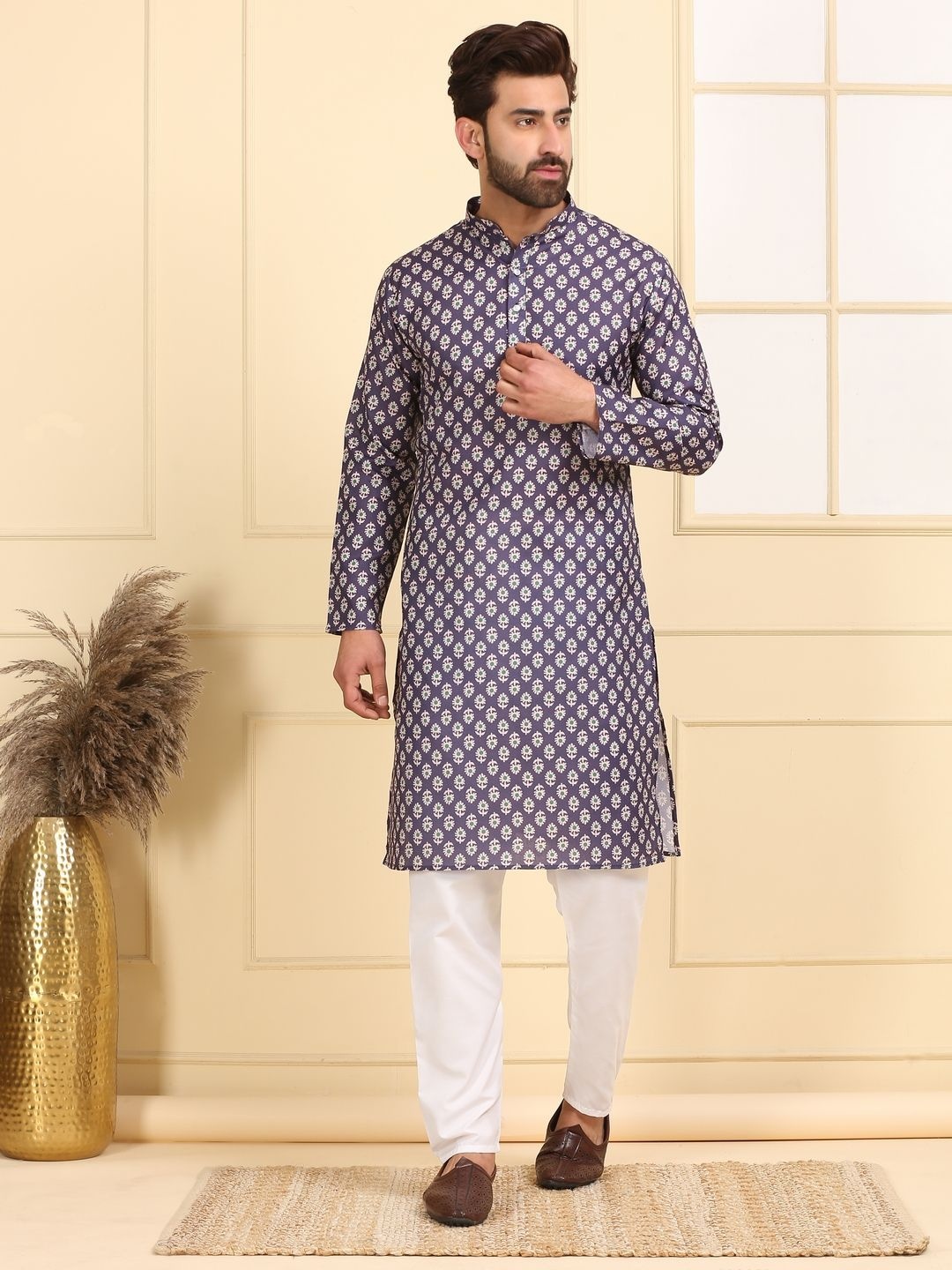 

Larwa Floral Printed Mandarin Collar Straight Kurta, Navy blue