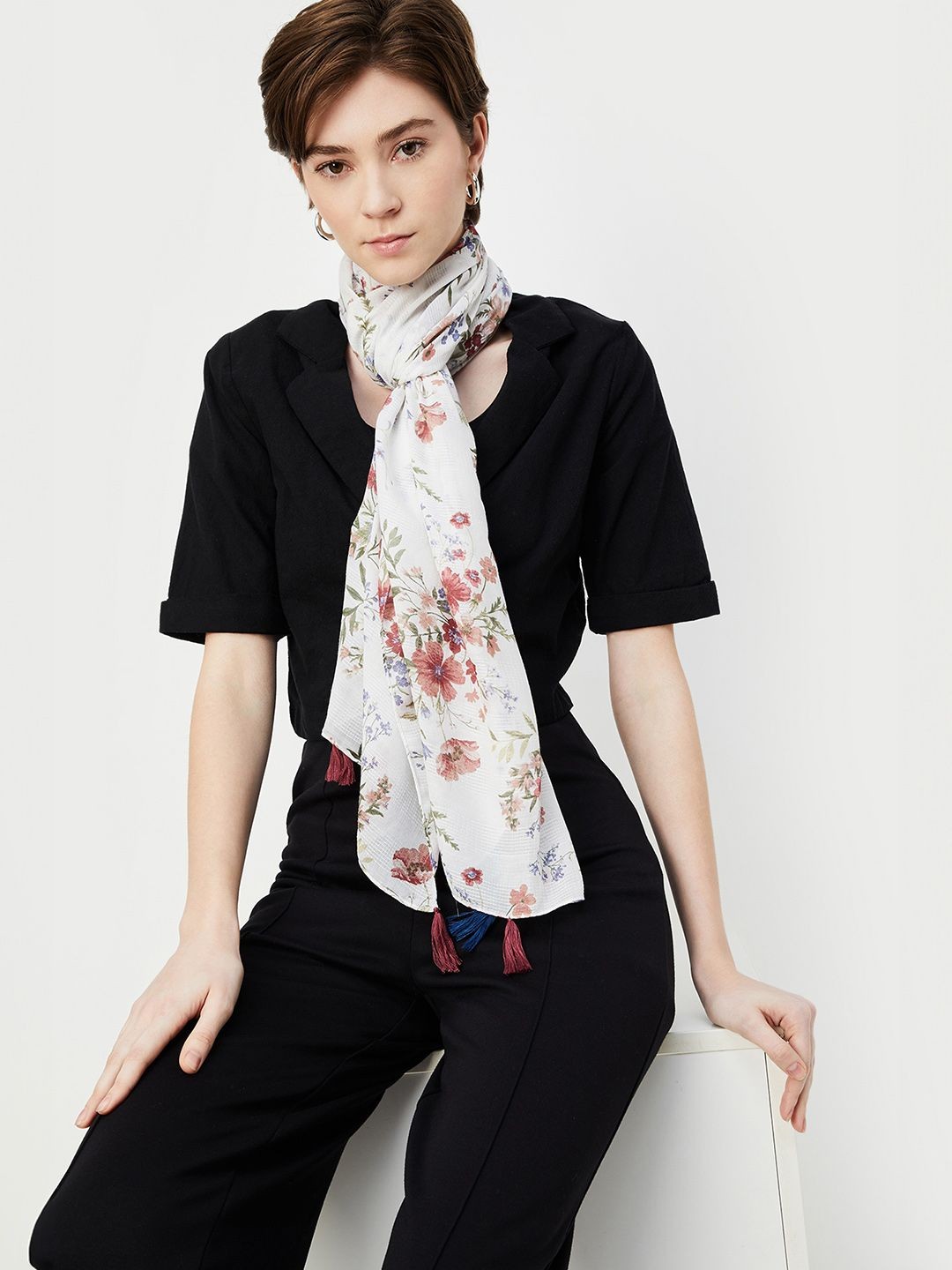 

max Women Printed Scarf, Beige