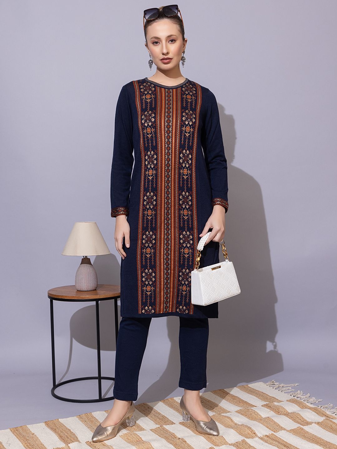 

KEIKO Geometric Woven Design Round Neck Jacquard Weave Straight Kurtas, Navy blue