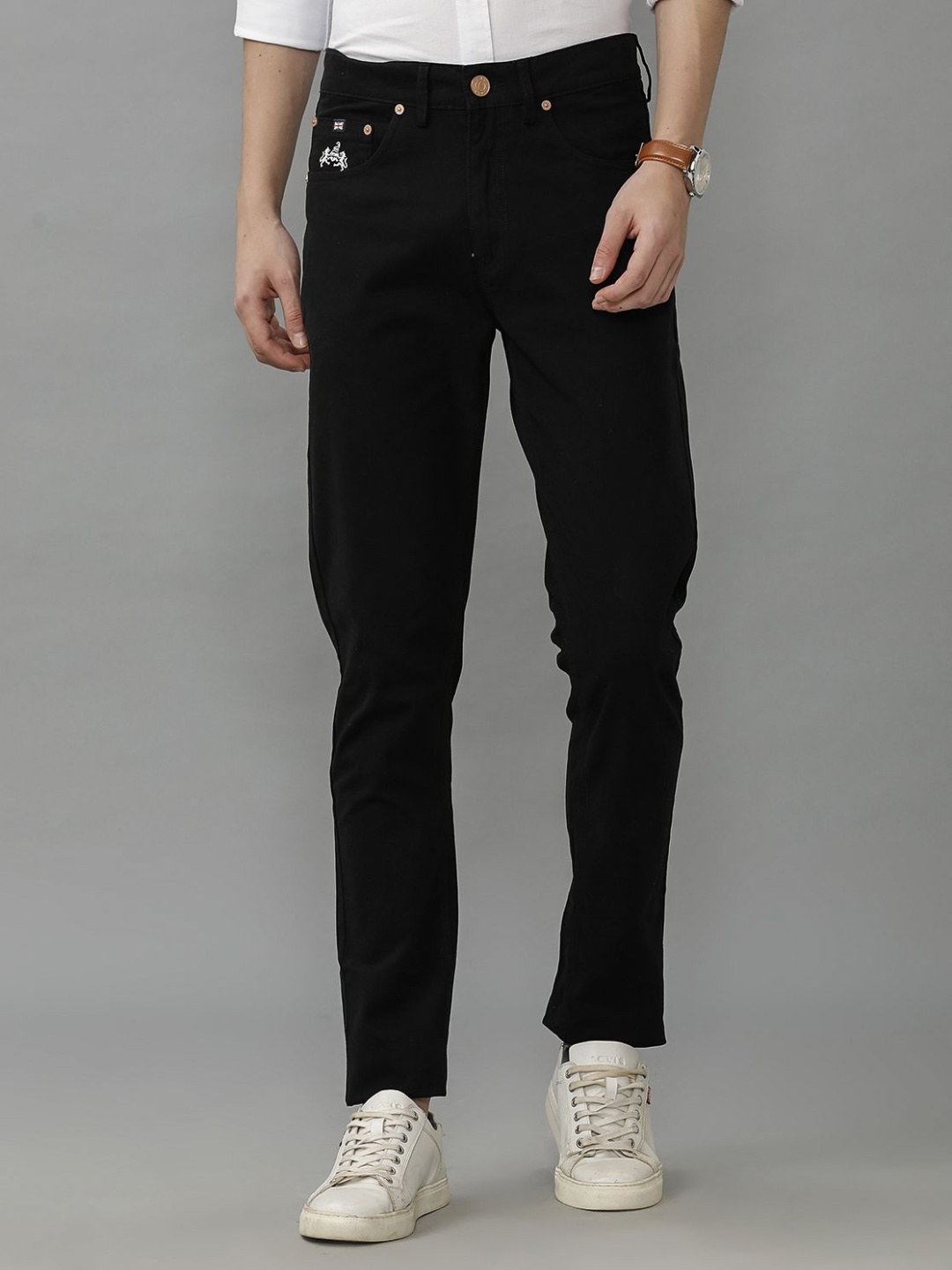 

Double Two Men Classic Slim Fit Mid-Rise Cotton Chinos, Black