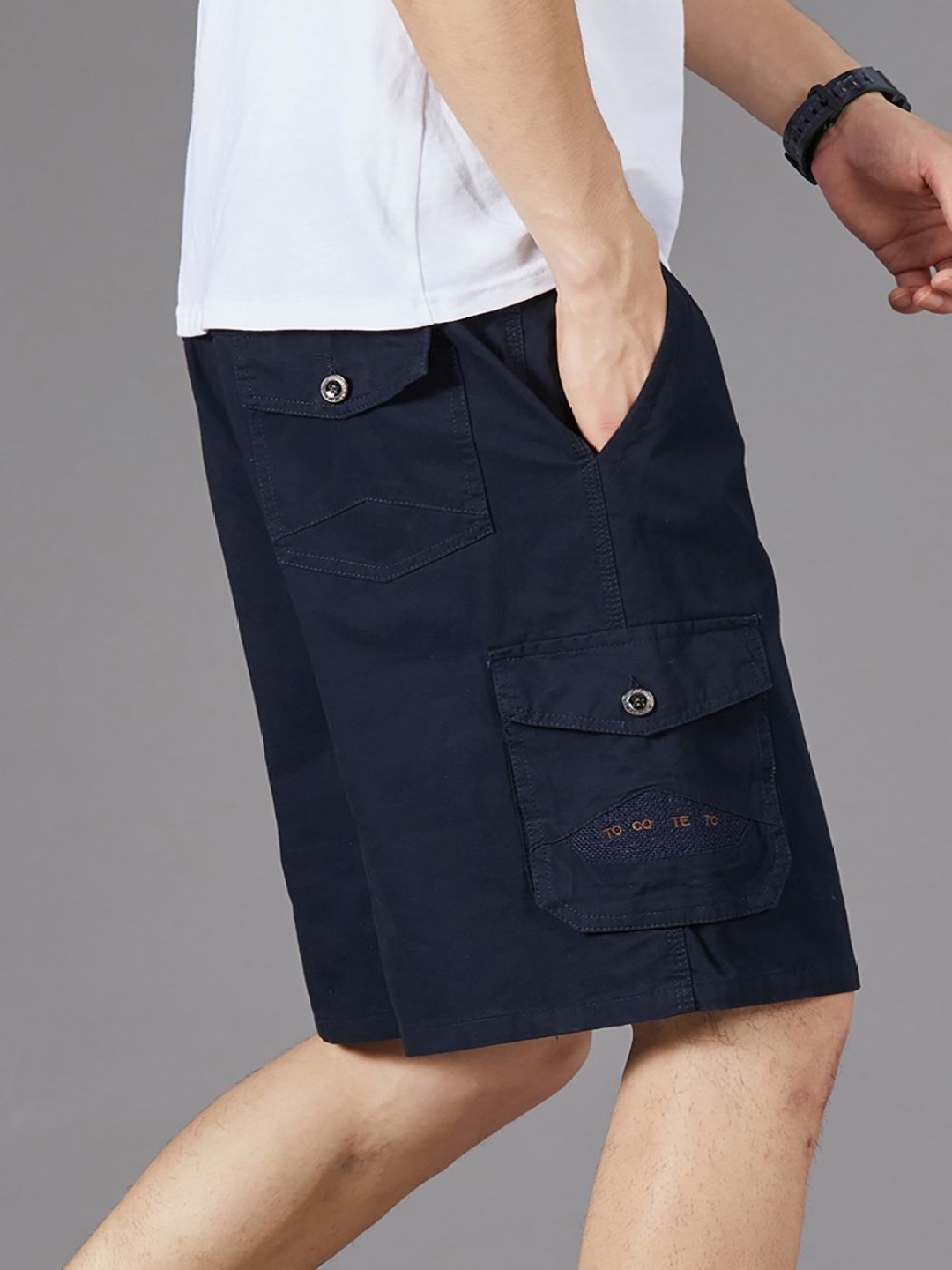 

StyleCast x Revolte Men Above Knee Mid-Rise Shorts, Navy blue