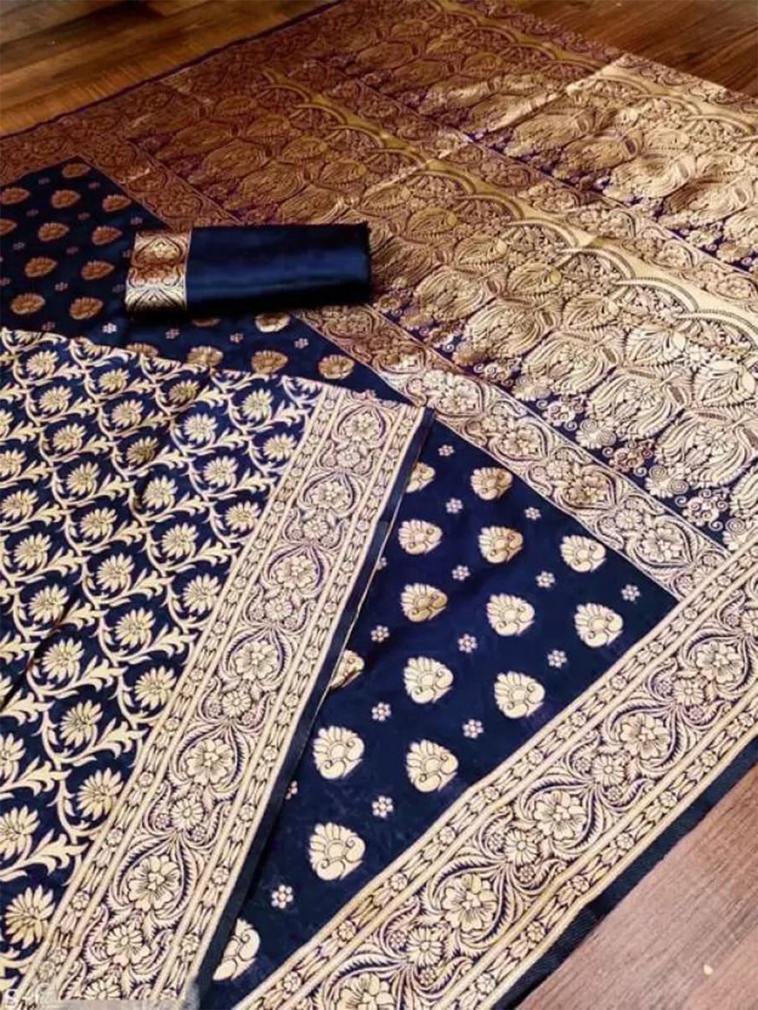 

SAADHVI Woven Design Zari Pure Silk Saree, Navy blue