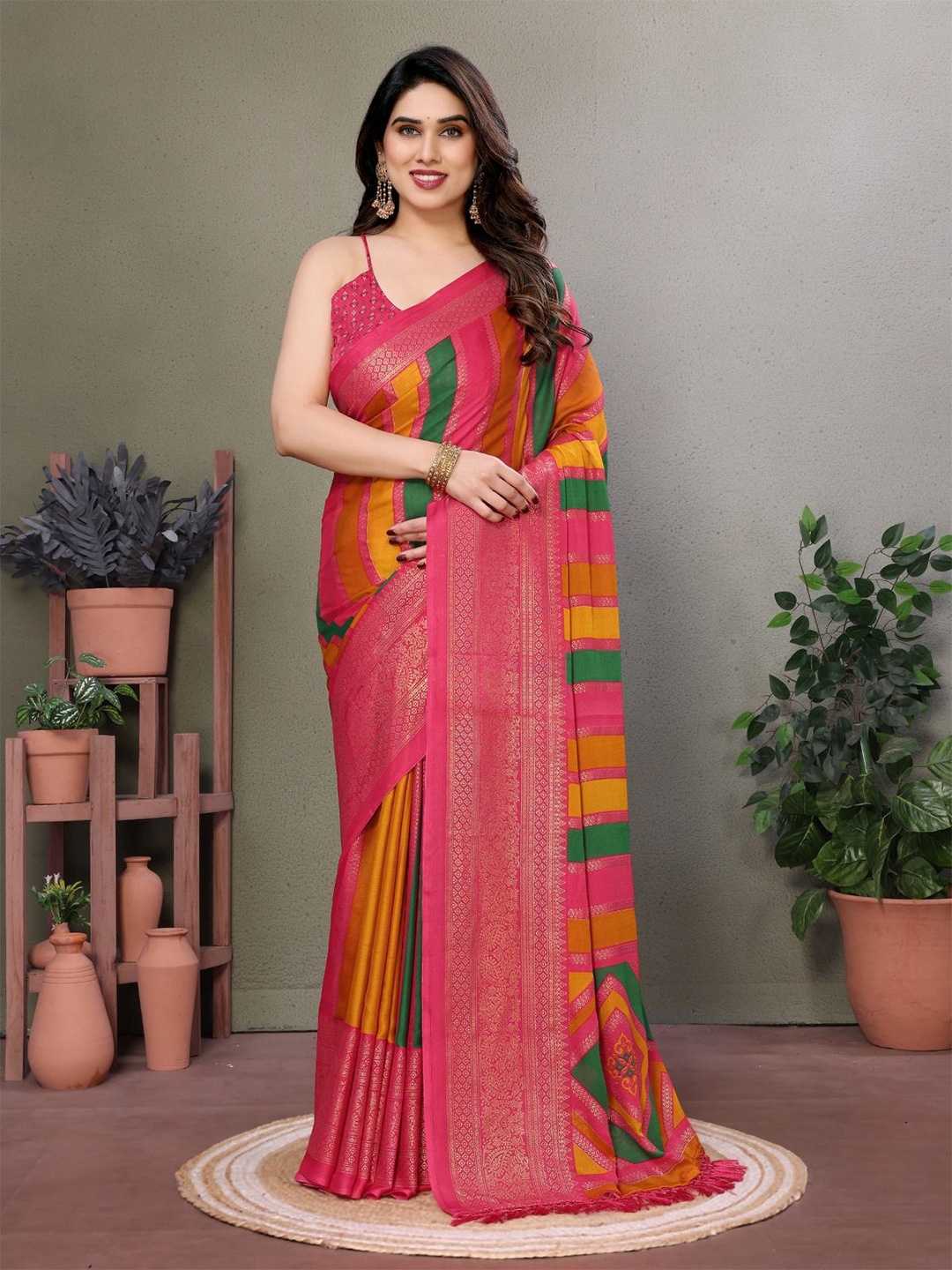 

PHORIA STYLE Ethnic Motifs Printed Zari Pure Chiffon Saree, Pink