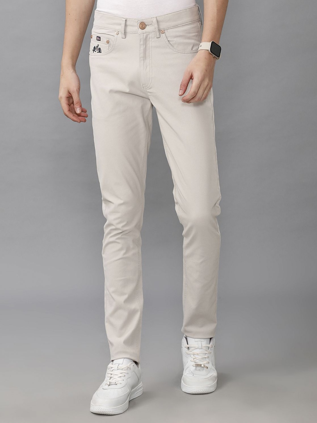 

Double Two Men Classic Slim Fit Chambray Chinos Trousers, Off white