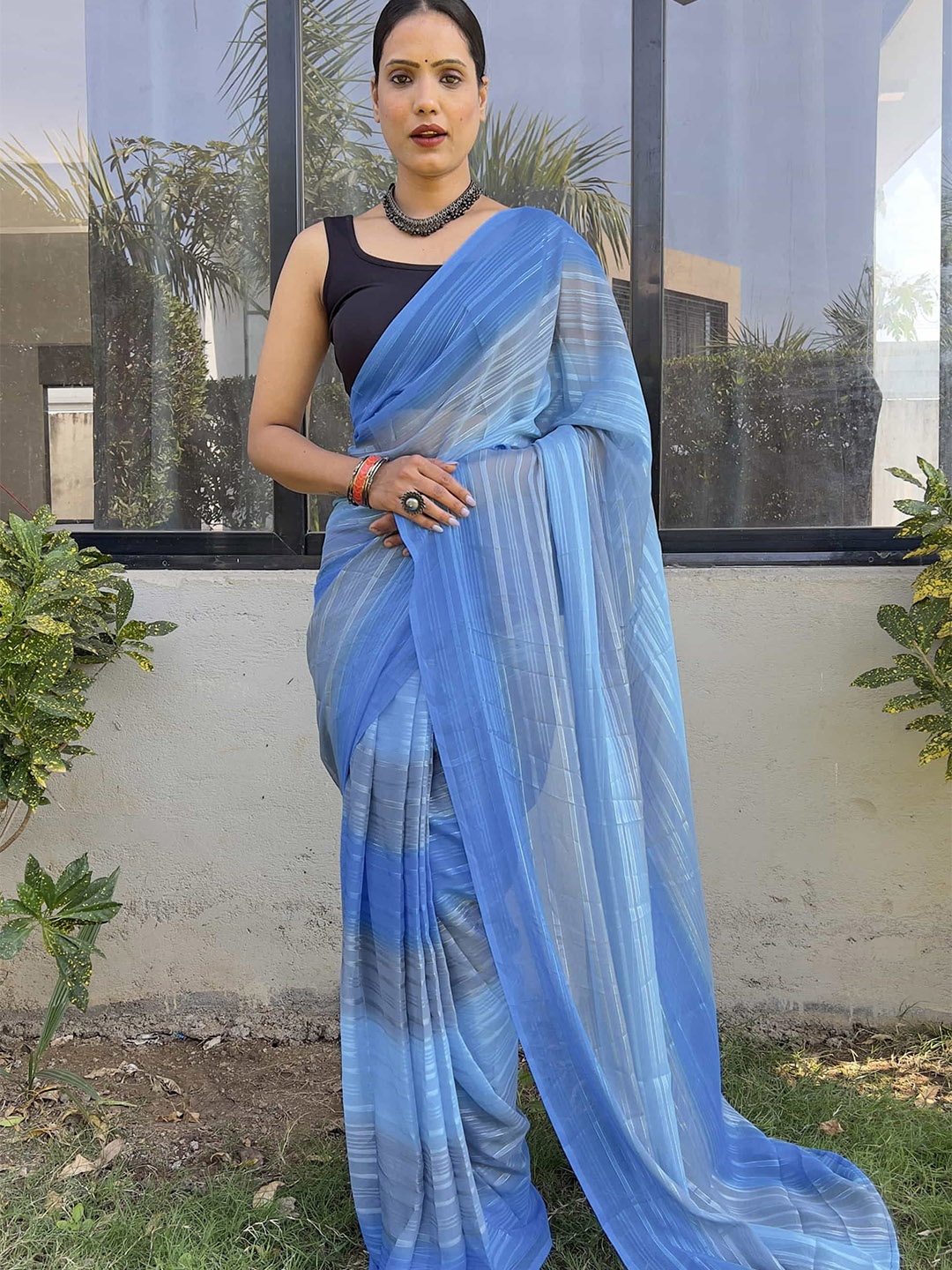 

DIVASTRI Leheriya Pure Chiffon Ready to Wear Jamdani Saree, Blue