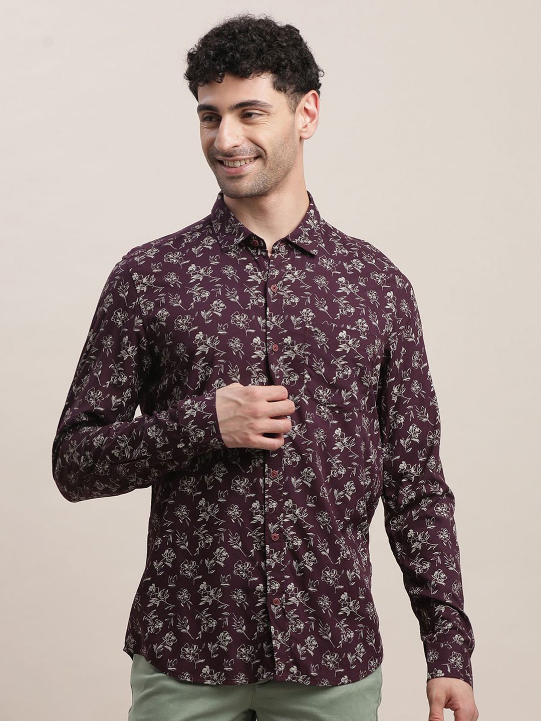 

Turtle Men Relaxed Fit Spread Collar Floral Printed Casual Shirt, Burgundy