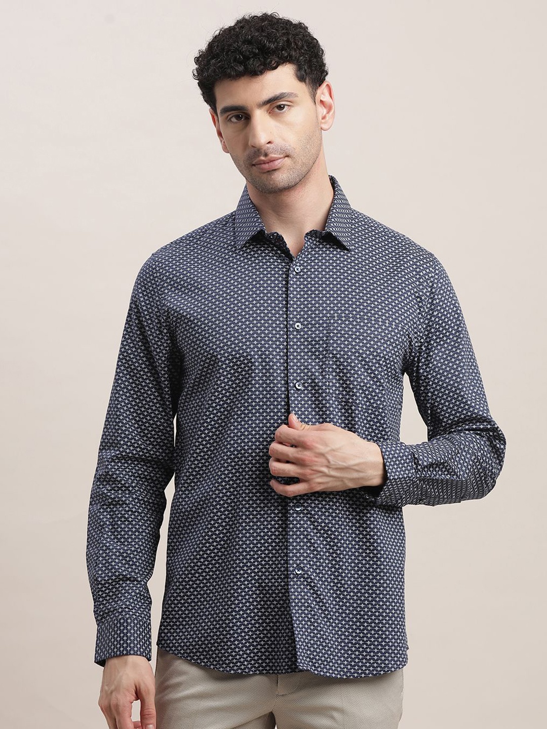 

Turtle Men Standard Slim Fit Spread Collar Micro Ditsy Printed Cotton Formal Shirt, Navy blue