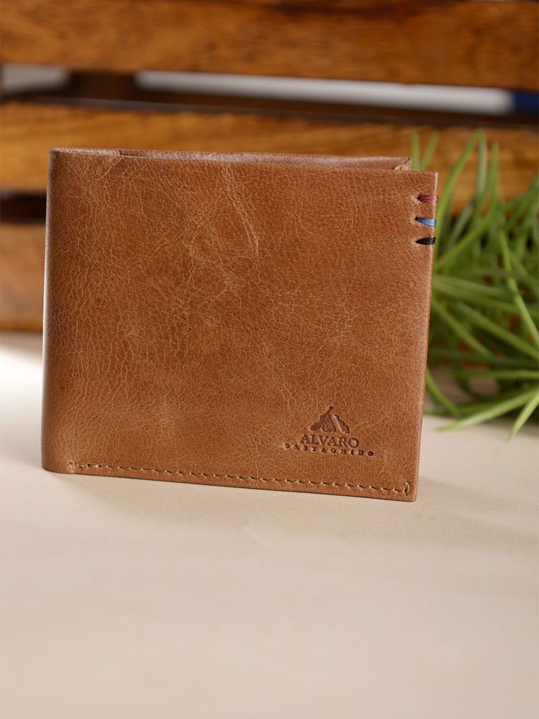 

Alvaro Castagnino Men Leather Two Fold Wallet, Tan