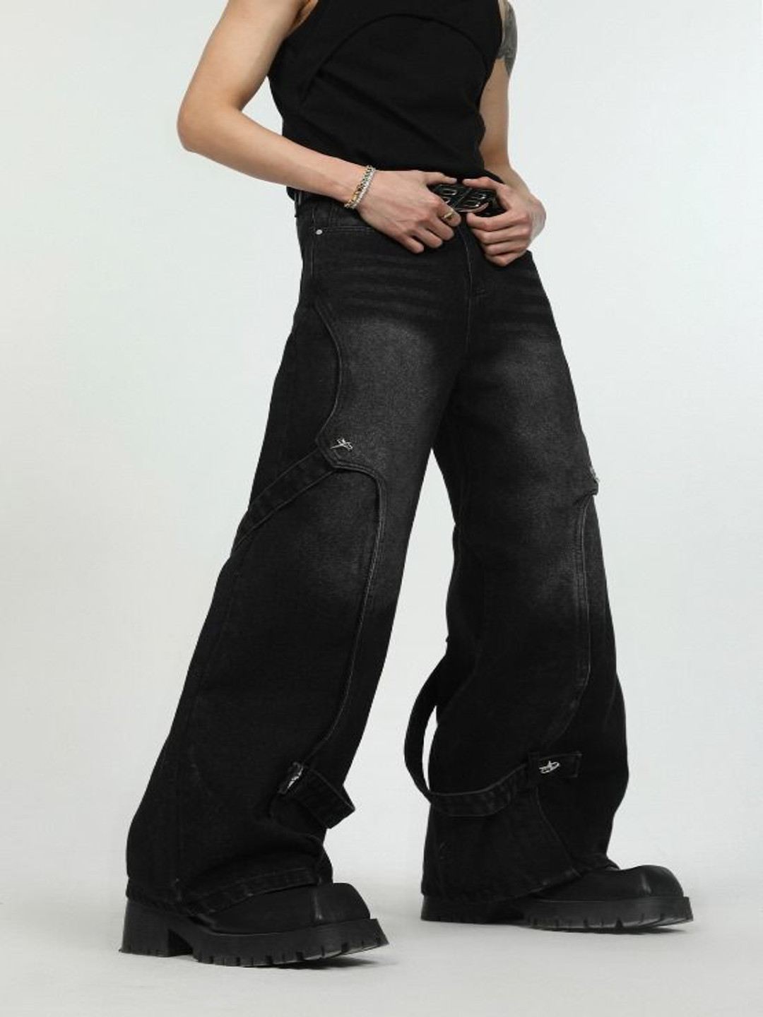 

StyleCast Men Straight Fit Mid-Rise Cotton Jeans, Black
