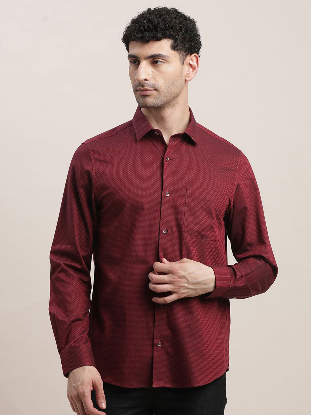 

Turtle Men Standard Slim Fit Spread Collar Textured Cotton Formal Shirt, Red