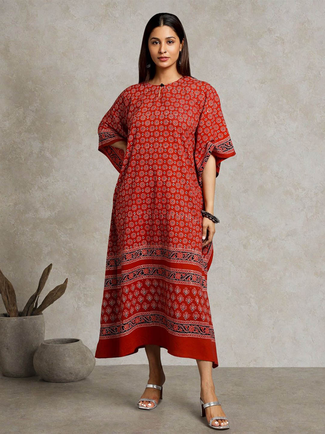 

THE WEAVE TRAVELLER Women Ethnic Motifs Printed Cotton Kaftan Maxi Dress, Red