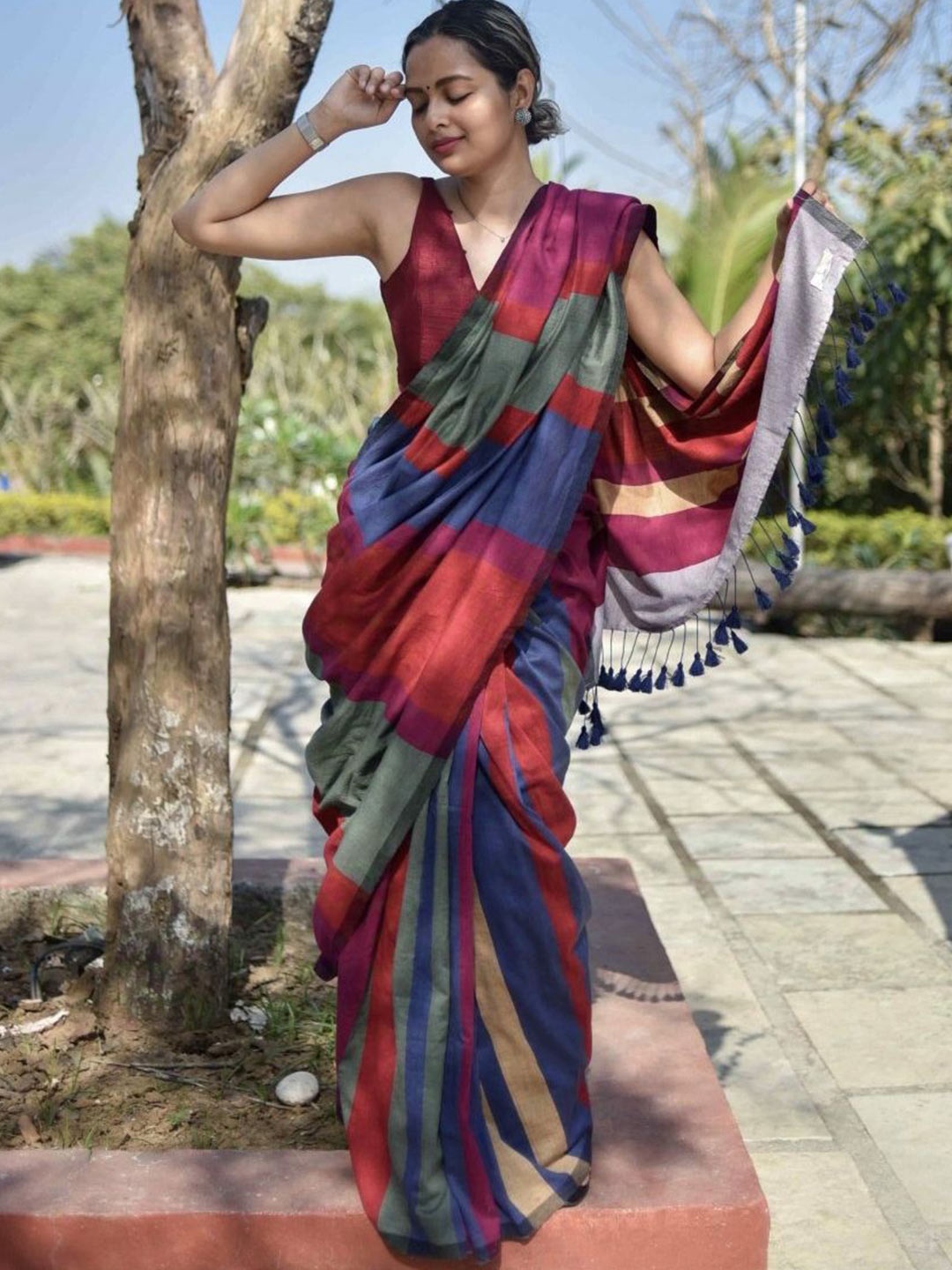 

Ruuprekha Striped Pure Cotton Fusion Khadi Saree, Green