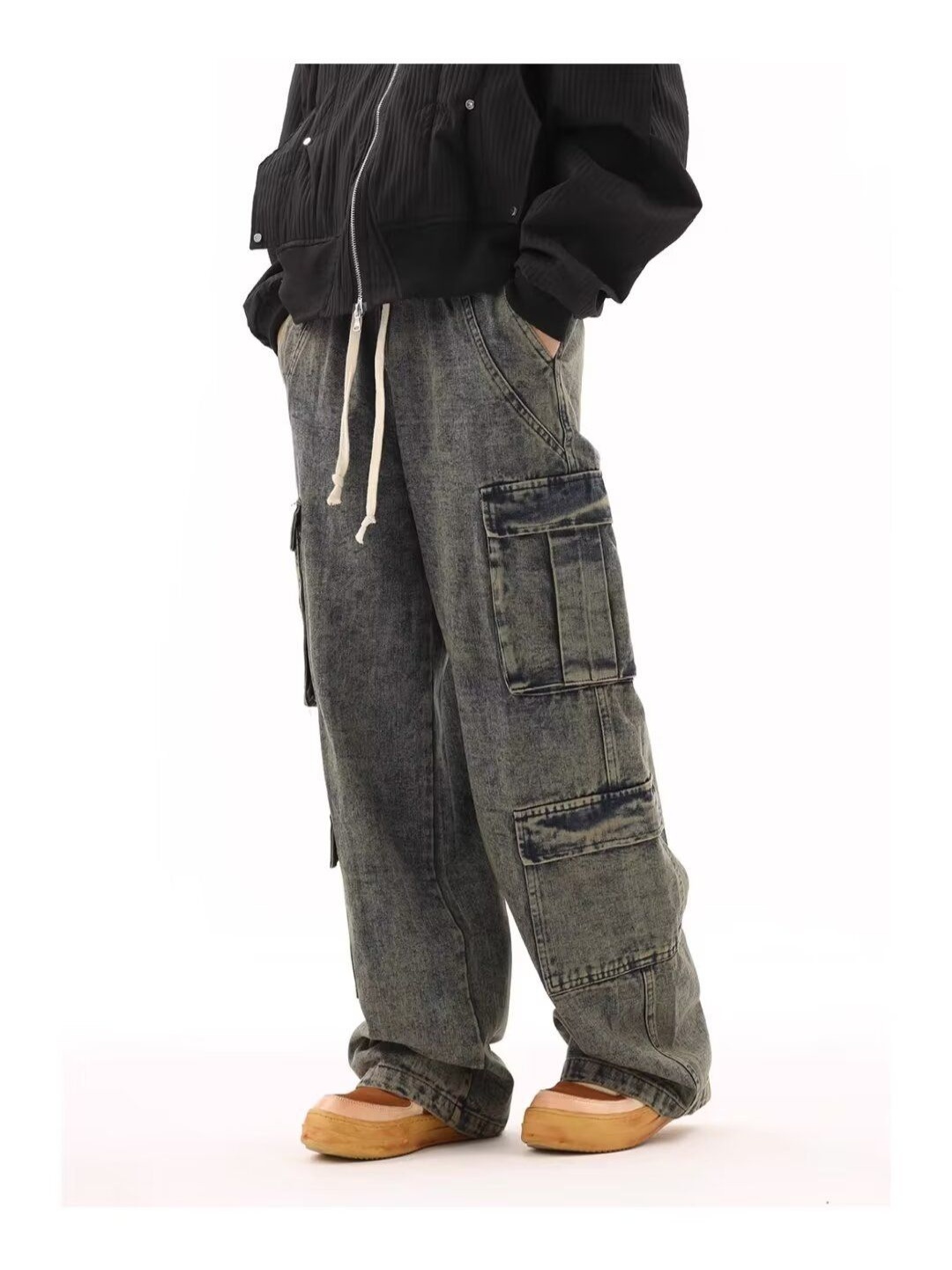 

StyleCast Men Wide Leg Light Fade Cotton Cargos Jeans, Grey