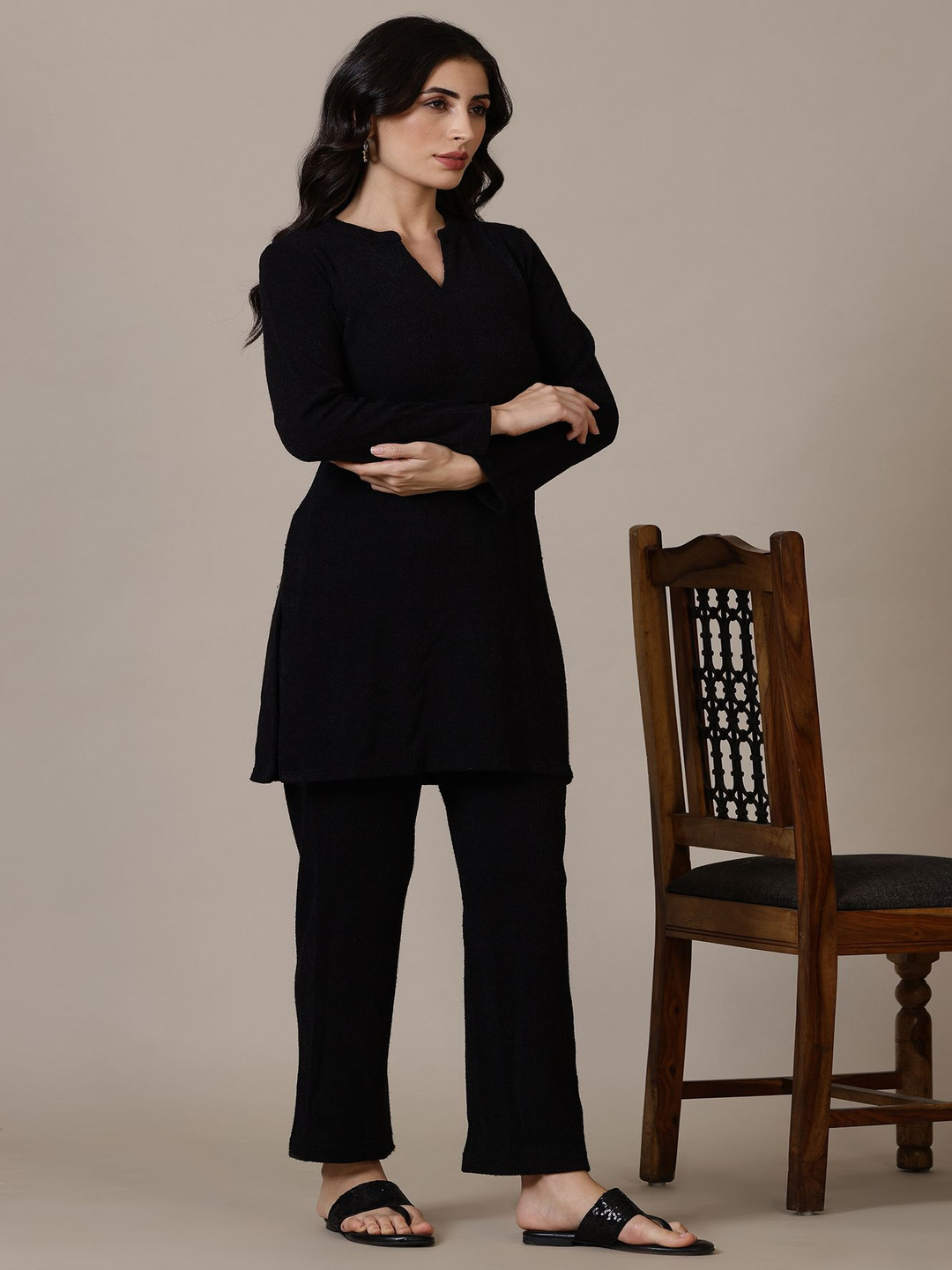 

AURELIA Notch Neck A-Line Kurti, Black