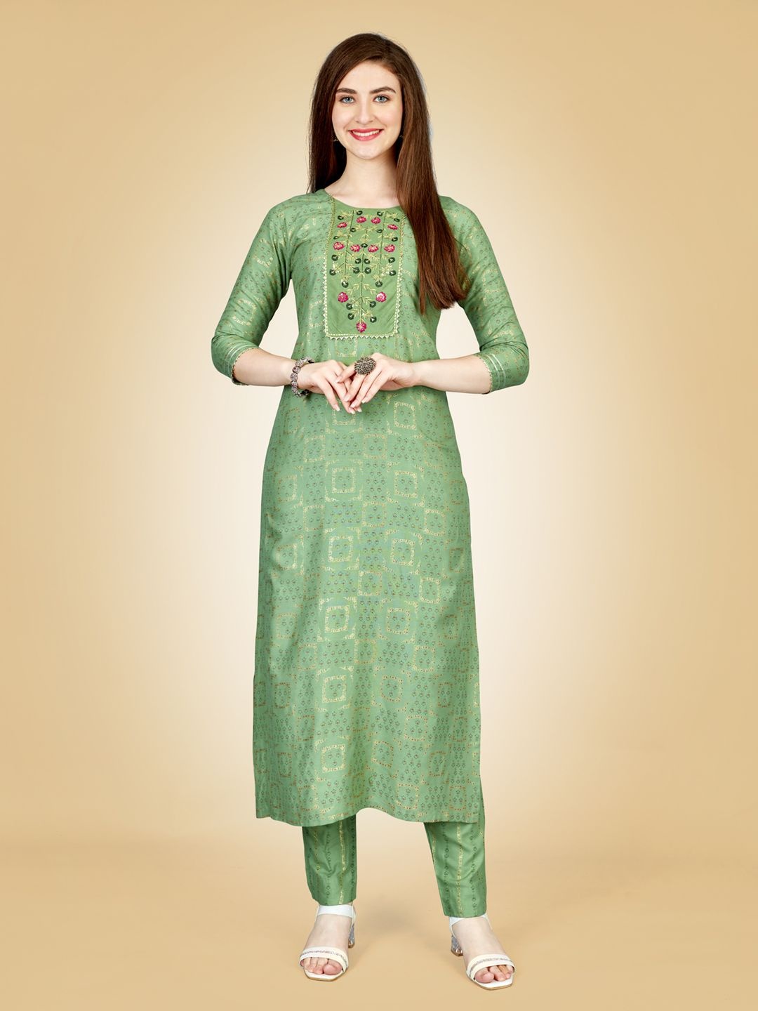 

BERISTON Floral Printed Thread Work Straight Kurta With Trouser, Green