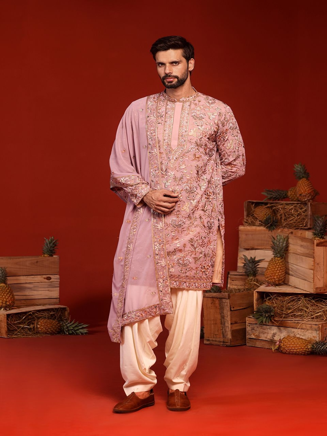 

KALPRAAG Ethinc Motifs Embroidered Sequinned Mandarin Collar Kurta with Patiala & Dupatta, Mauve