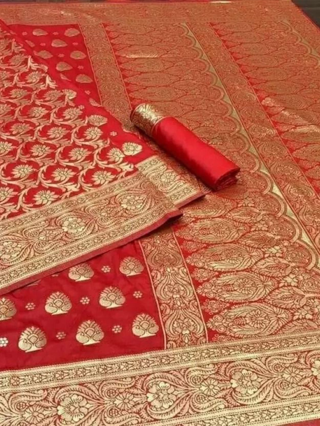 

SAADHVI Woven Design Zari Pure Silk Saree, Red