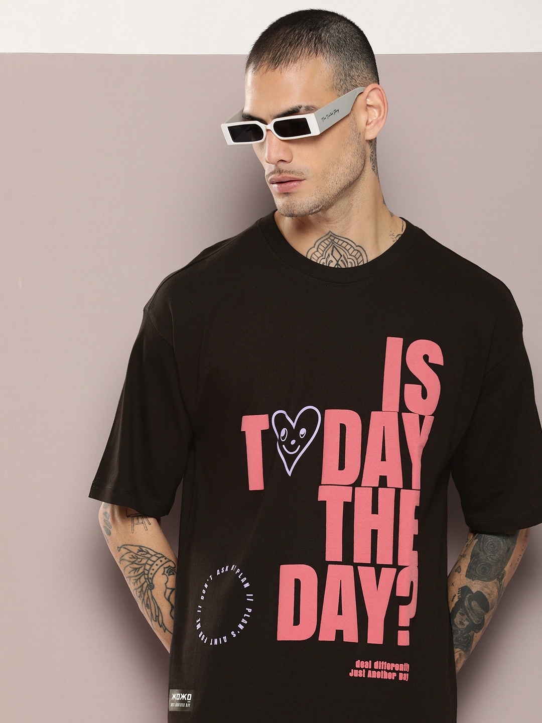 

Kook N Keech Men Typography Printed Drop-Shoulder Sleeves Pure Cotton Oversized T-shirt, Black