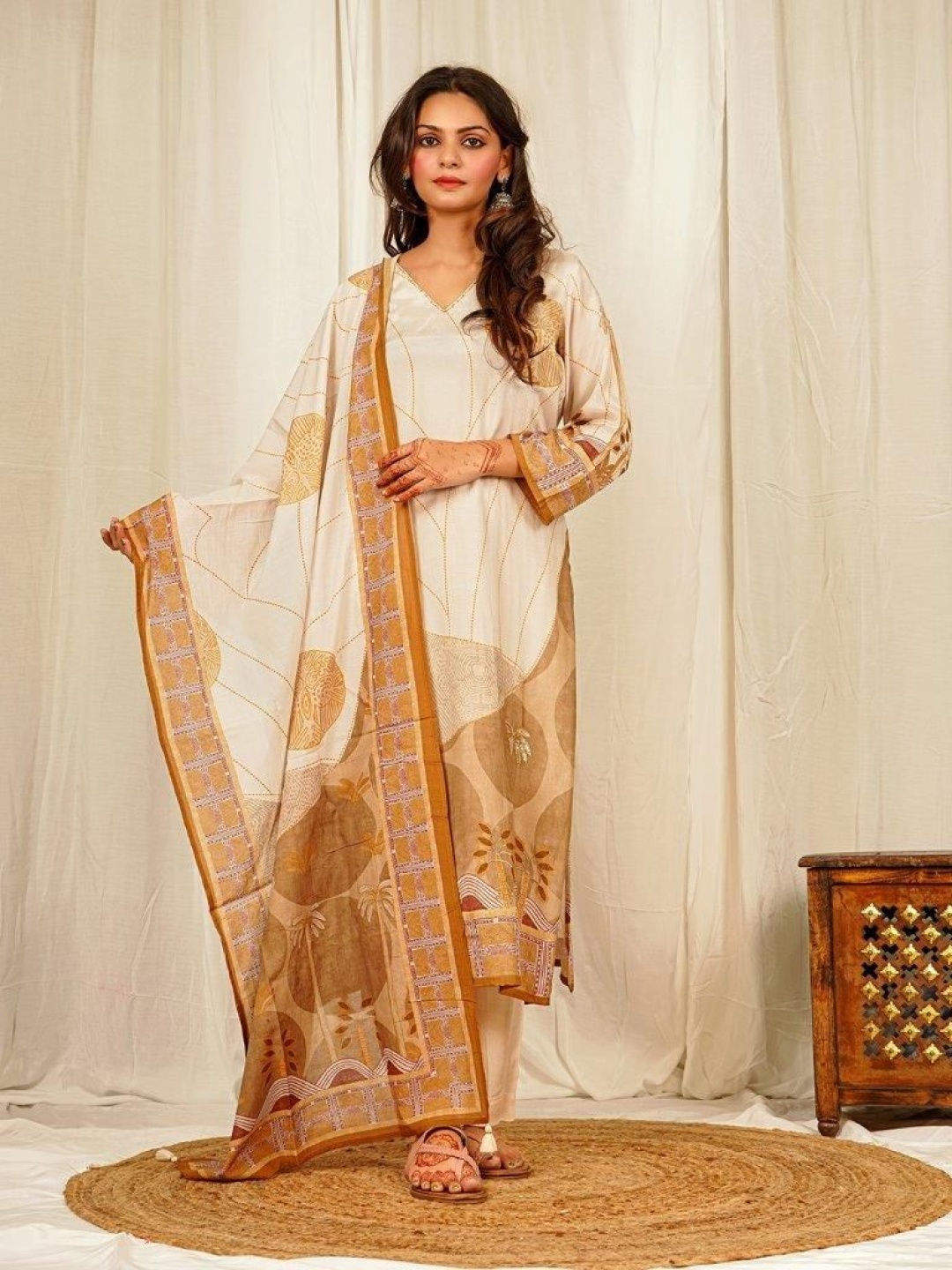 

EARTH O FAB Ethnic Motifs Printed Sequinned Pure Silk Kurta With Trousers And Dupatta, Off white