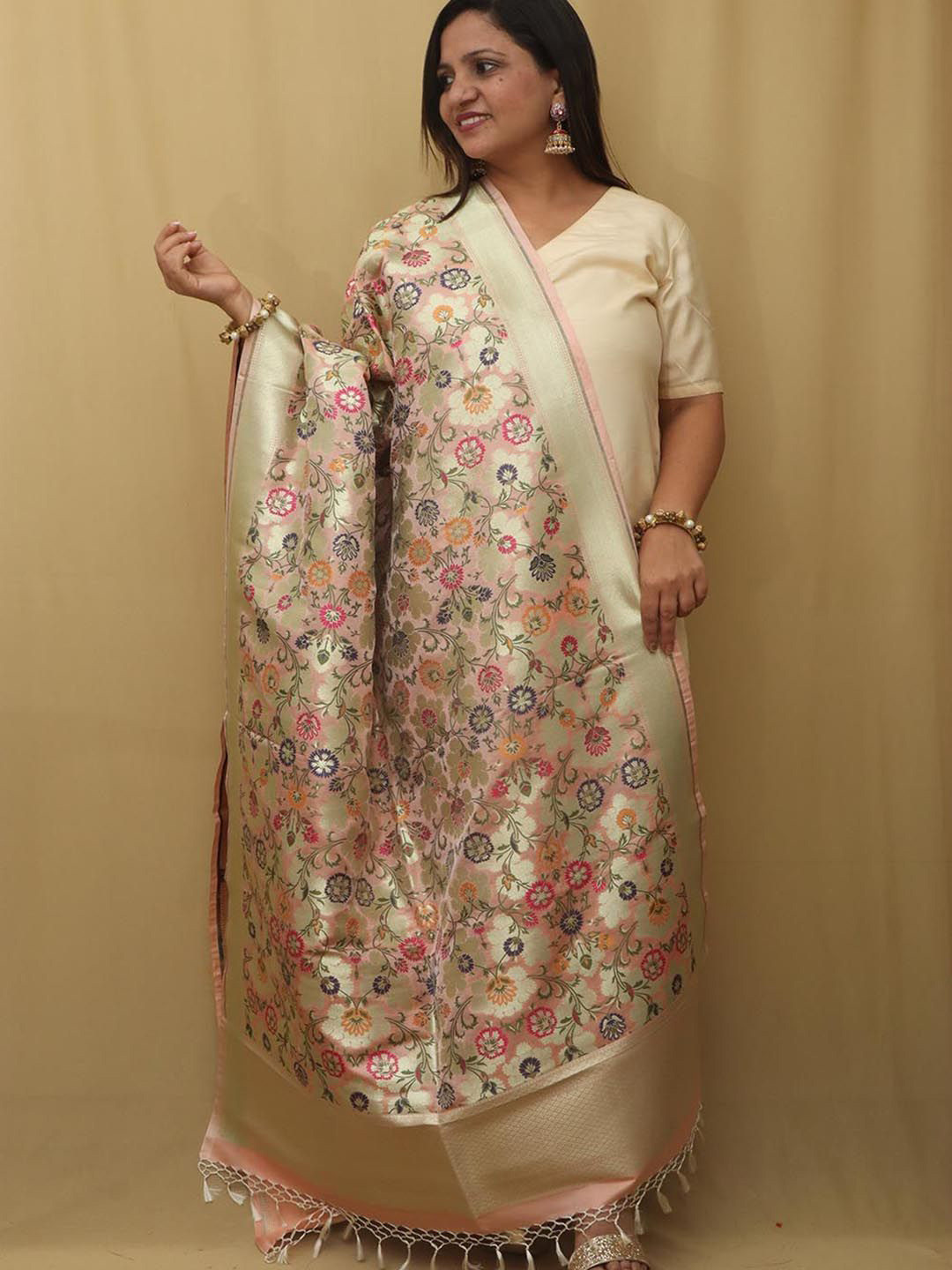 

Luxurionworld Floral Woven Design Dupatta, Pink