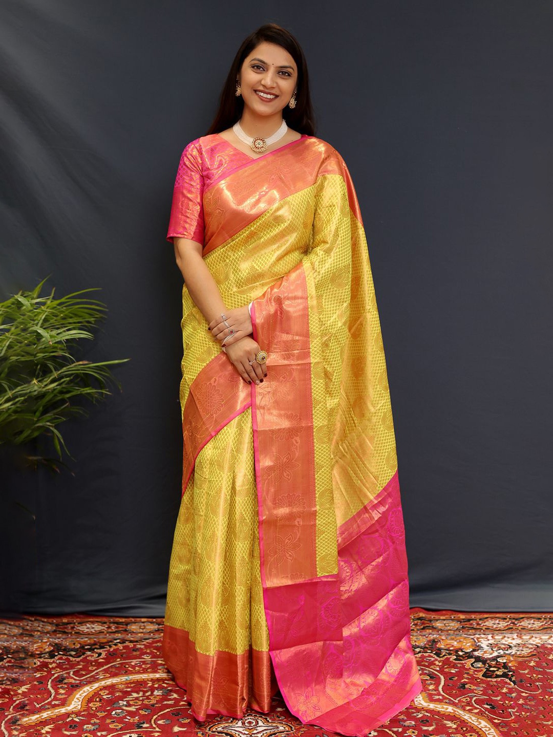 

yourwish Woven Design Zari Banarasi Saree, Lime green