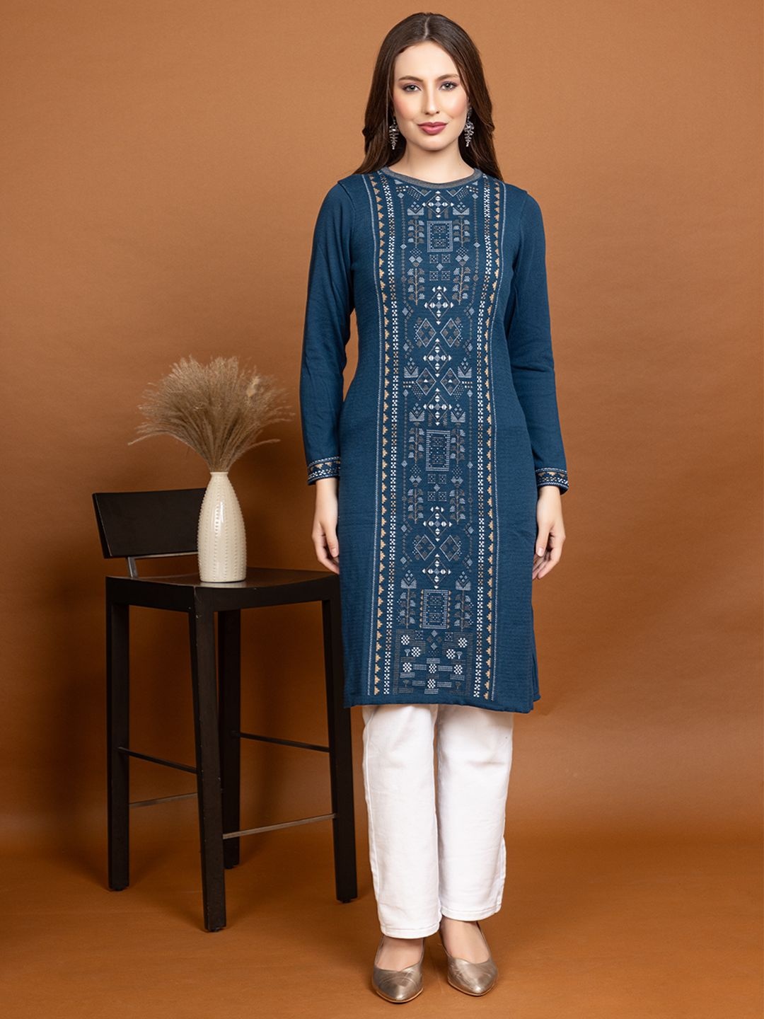 

KEIKO Geometric Woven Design Round Neck Jacquard Weave Acrylic Straight Kurta, Blue