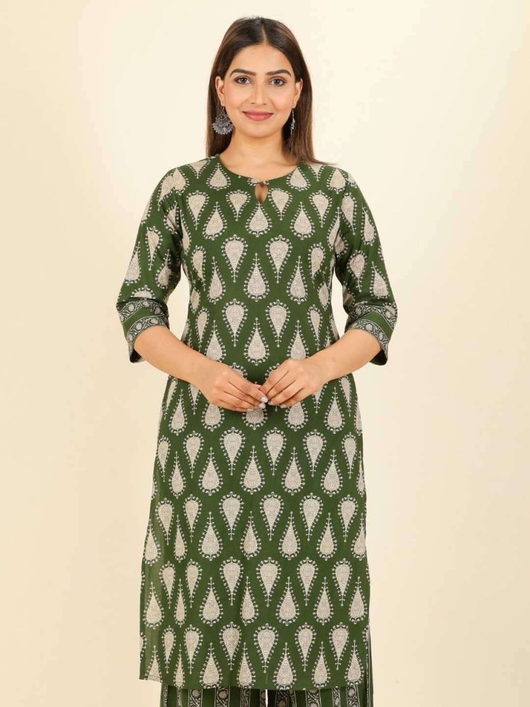 

Aramya Floral Printed Keyhole Neck Straight Cotton Kurta, Green