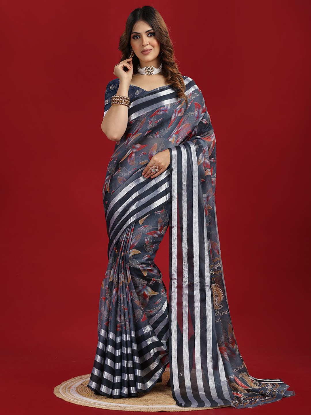 

NIRMAL CREATION Floral Printed Zari Saree, Grey