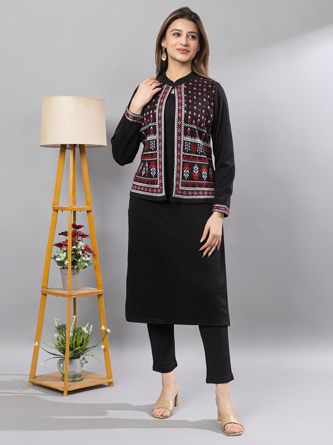 

Anouk Black Floral Woven Design Round Neck Straight Kurta